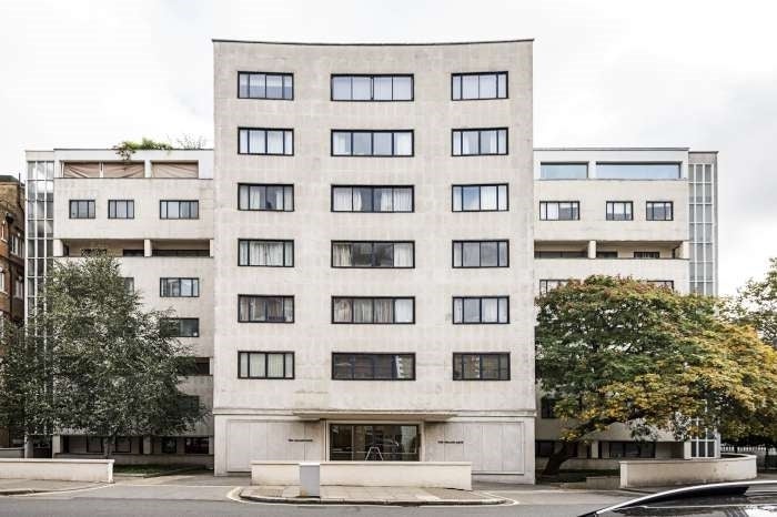 Flat Palace Gate in Greater London