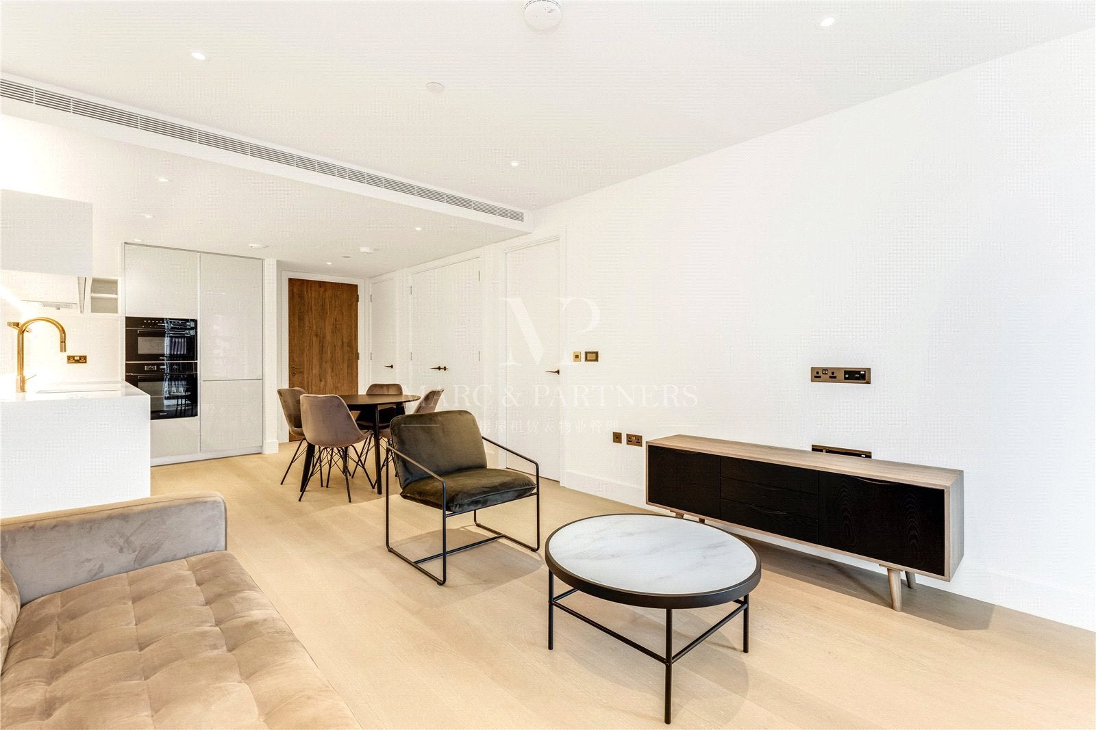 Flat Addison Road in London