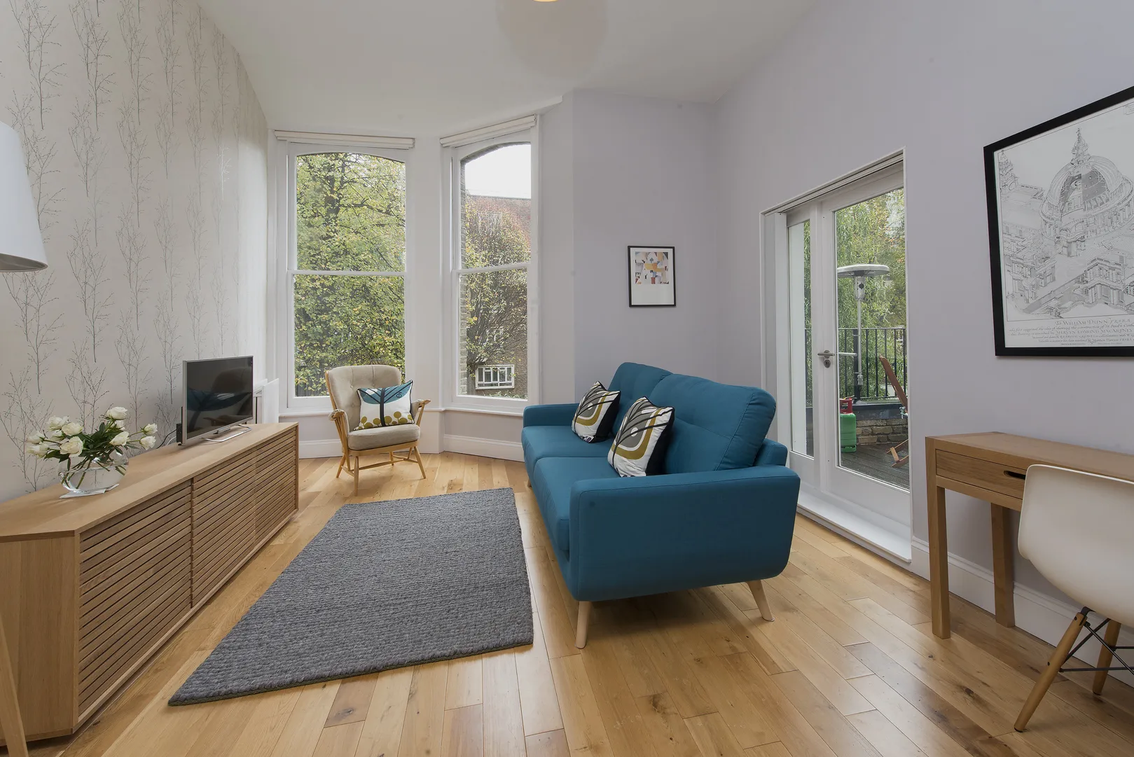 Flat Stradbroke Road in Greater London