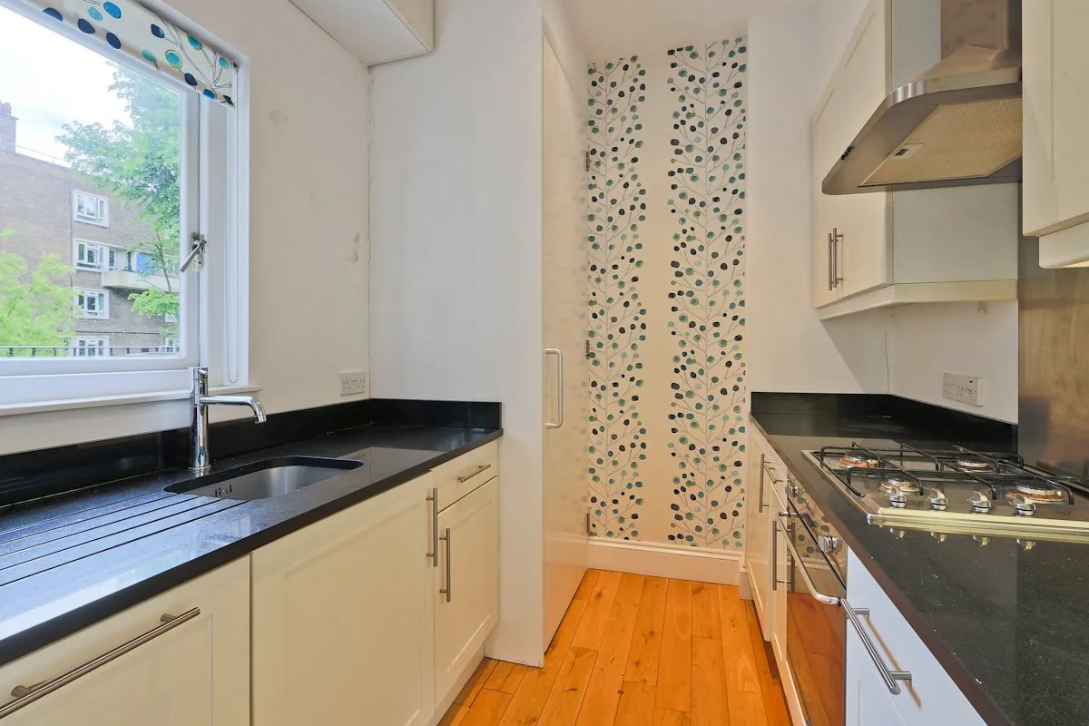 Flat Stradbroke Road in Greater London