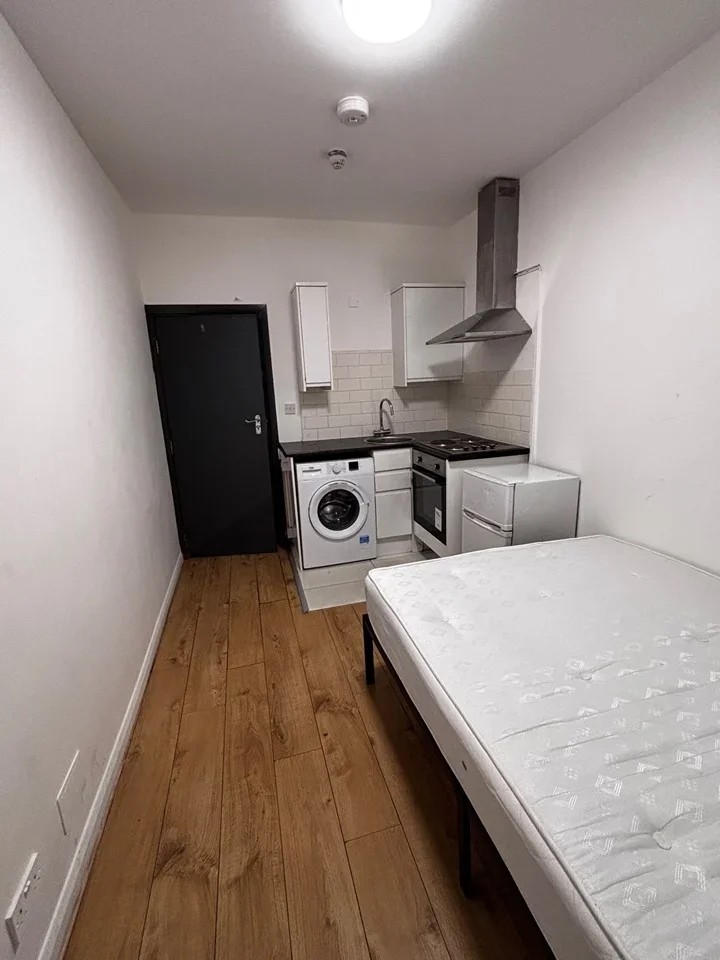 Flat Carlton Vale in Greater London