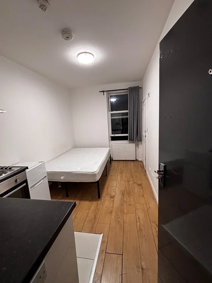 Flat Carlton Vale in Greater London