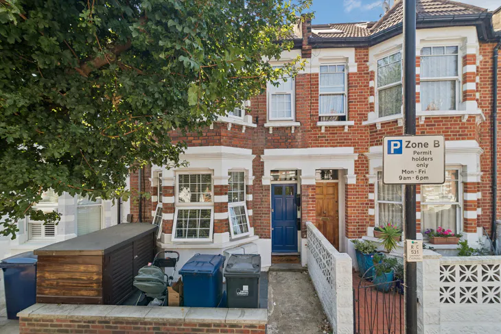 Flat Whellock Road in Greater London