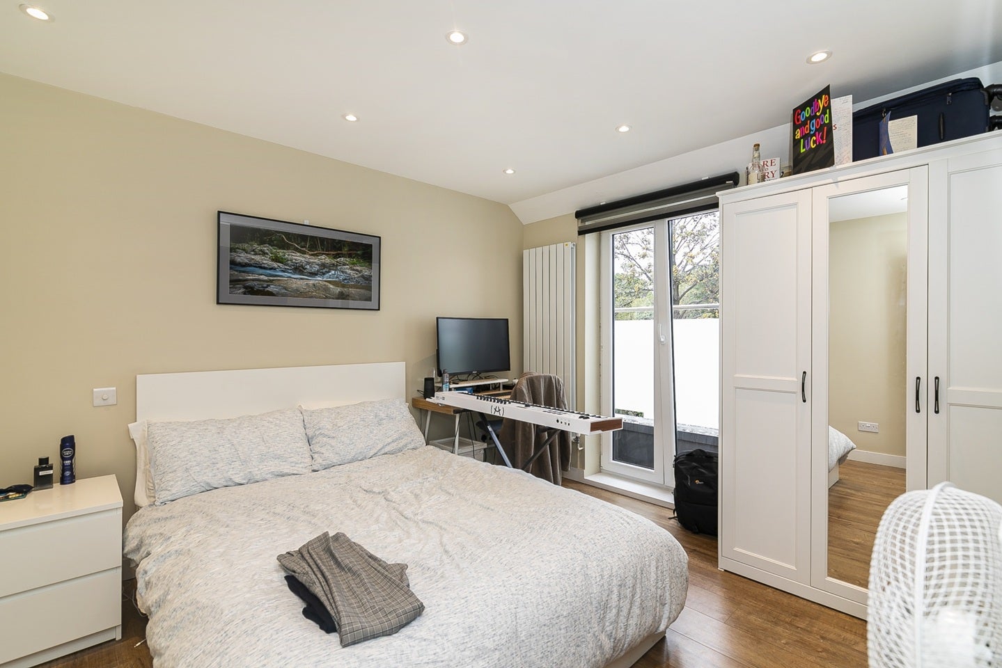 Room Twyford Abbey Road in Greater London