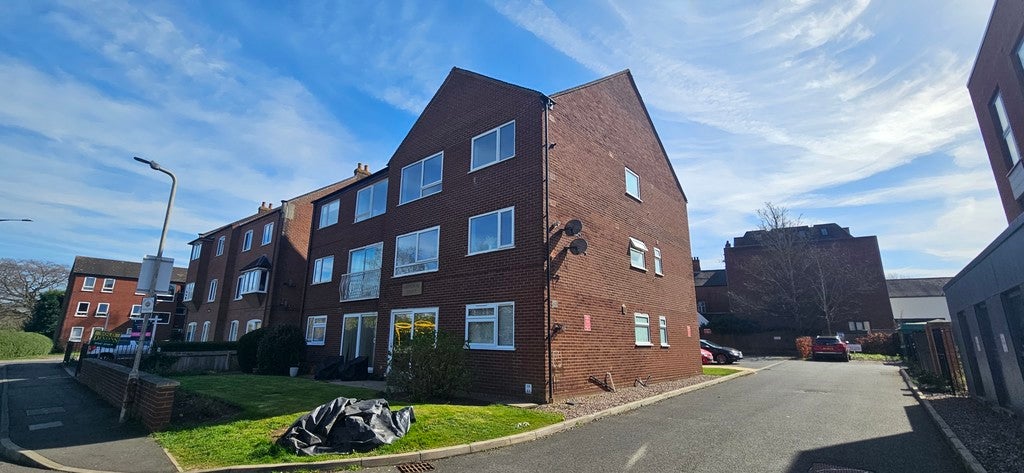 Flat Lombard Street in Lichfield