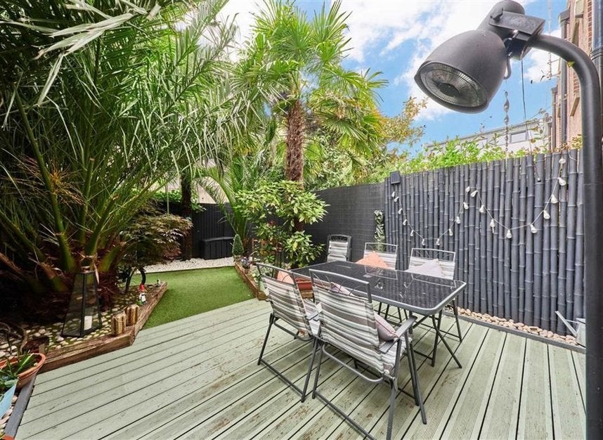 House Palfrey Place in Greater London