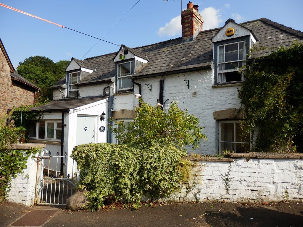 House Duffryn Road in Llangynidr