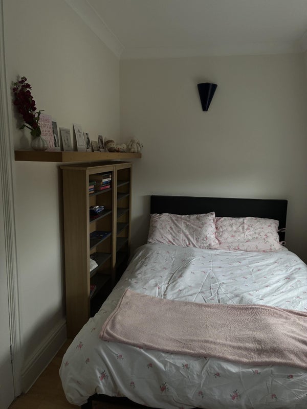 Room Drummond Street in Greater London