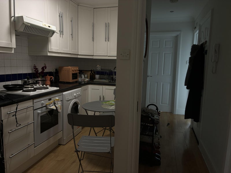 Room Drummond Street in Greater London