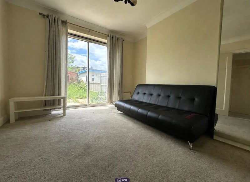 Room South Park Crescent in Greater London