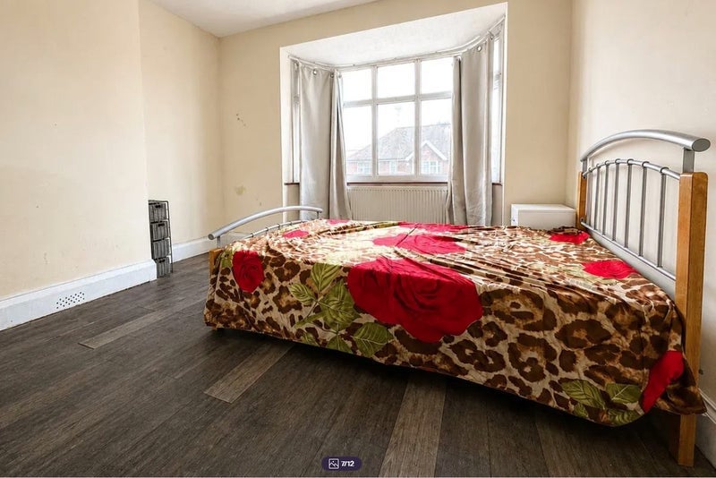 Room South Park Crescent in Greater London