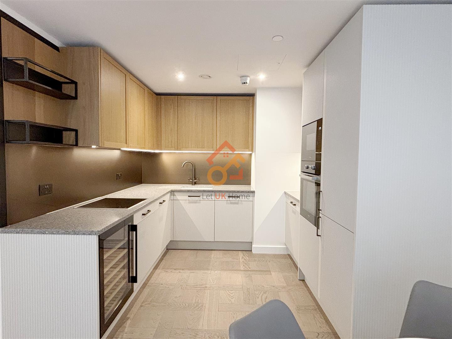 Flat Merino Gardens in Greater London