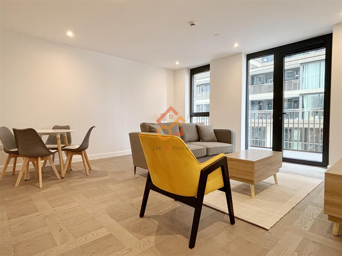 Flat Merino Gardens in Greater London