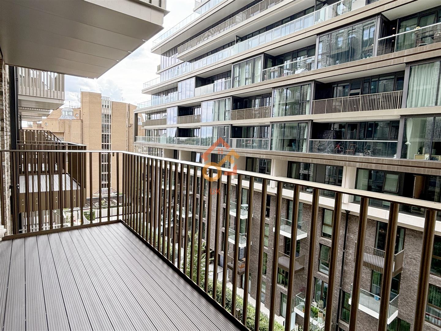 Flat Merino Gardens in Greater London