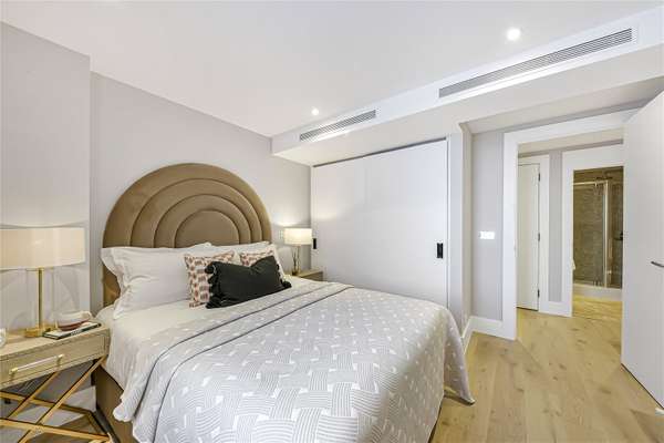 Flat Baker Street in City of Westminster