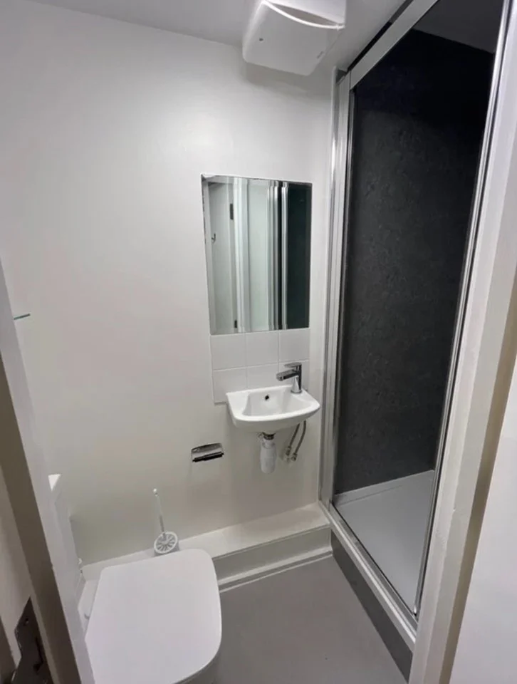 Room Holloway Road in Greater London