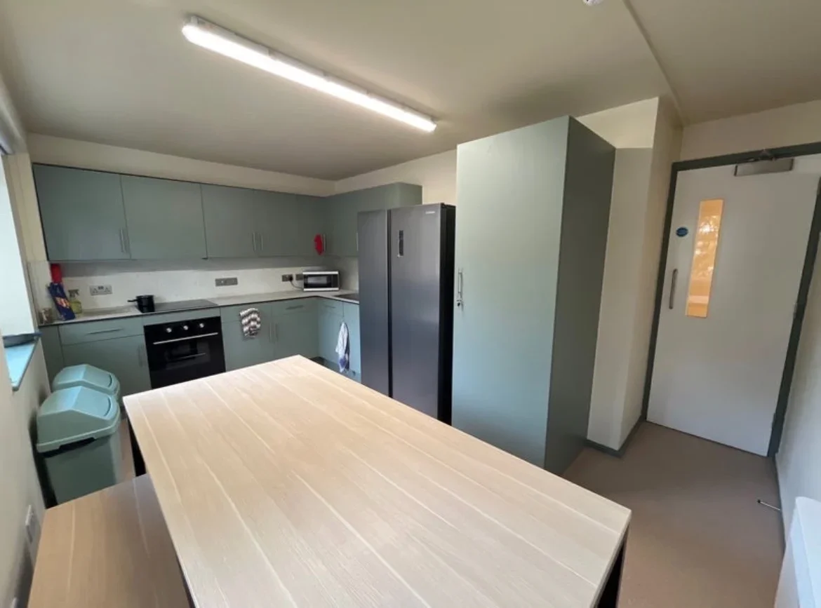 Room Holloway Road in Greater London