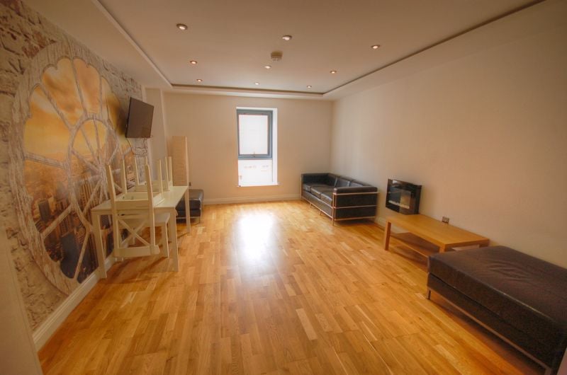 Flat Falconar's Court in Newcastle upon Tyne