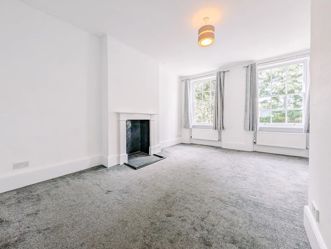 Flat Stratheden Road in Greater London