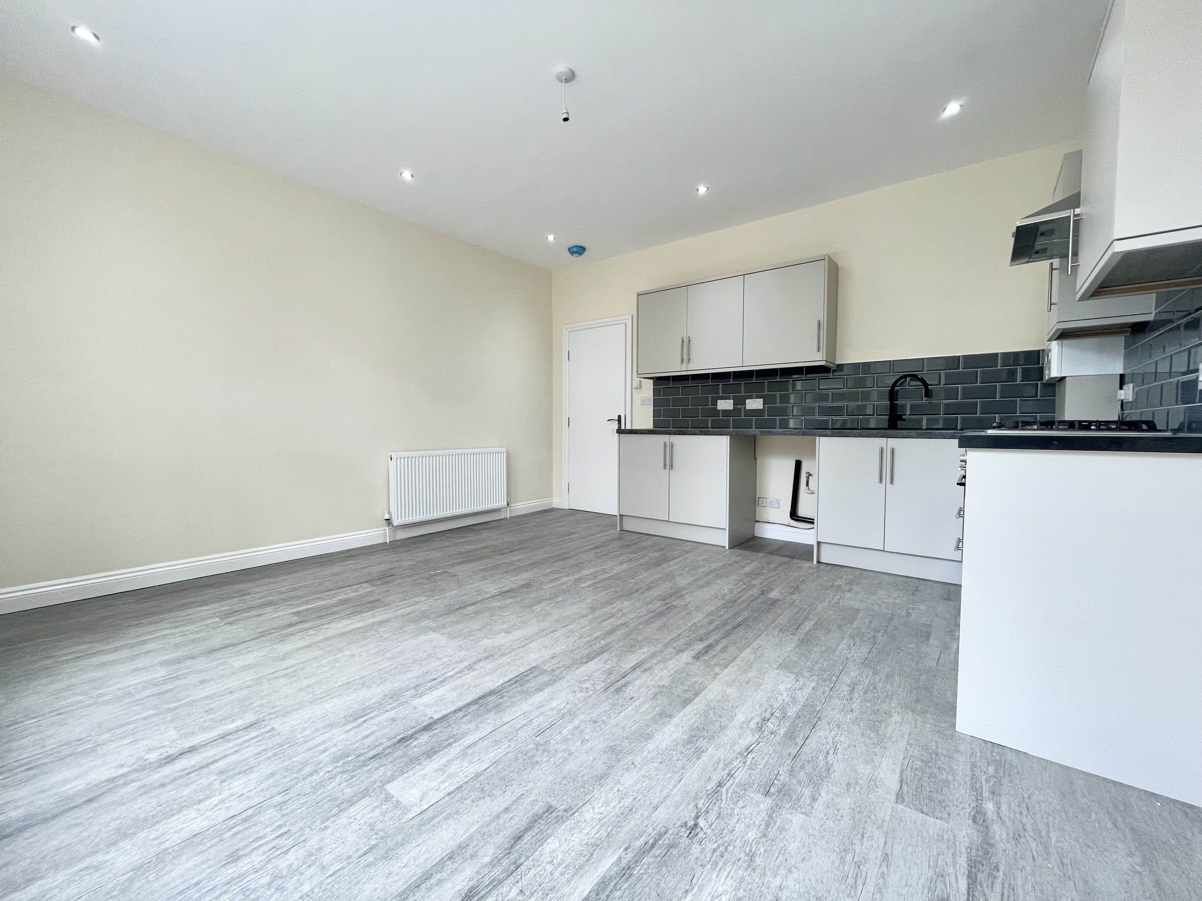 Flat Clarkegrove Road in Sheffield