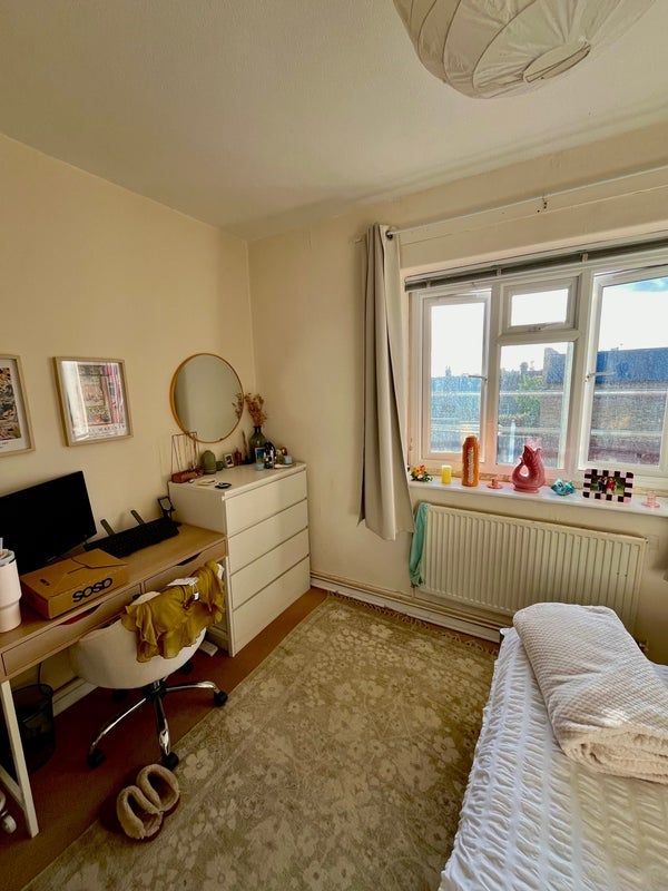 Room Balham Hill in Greater London