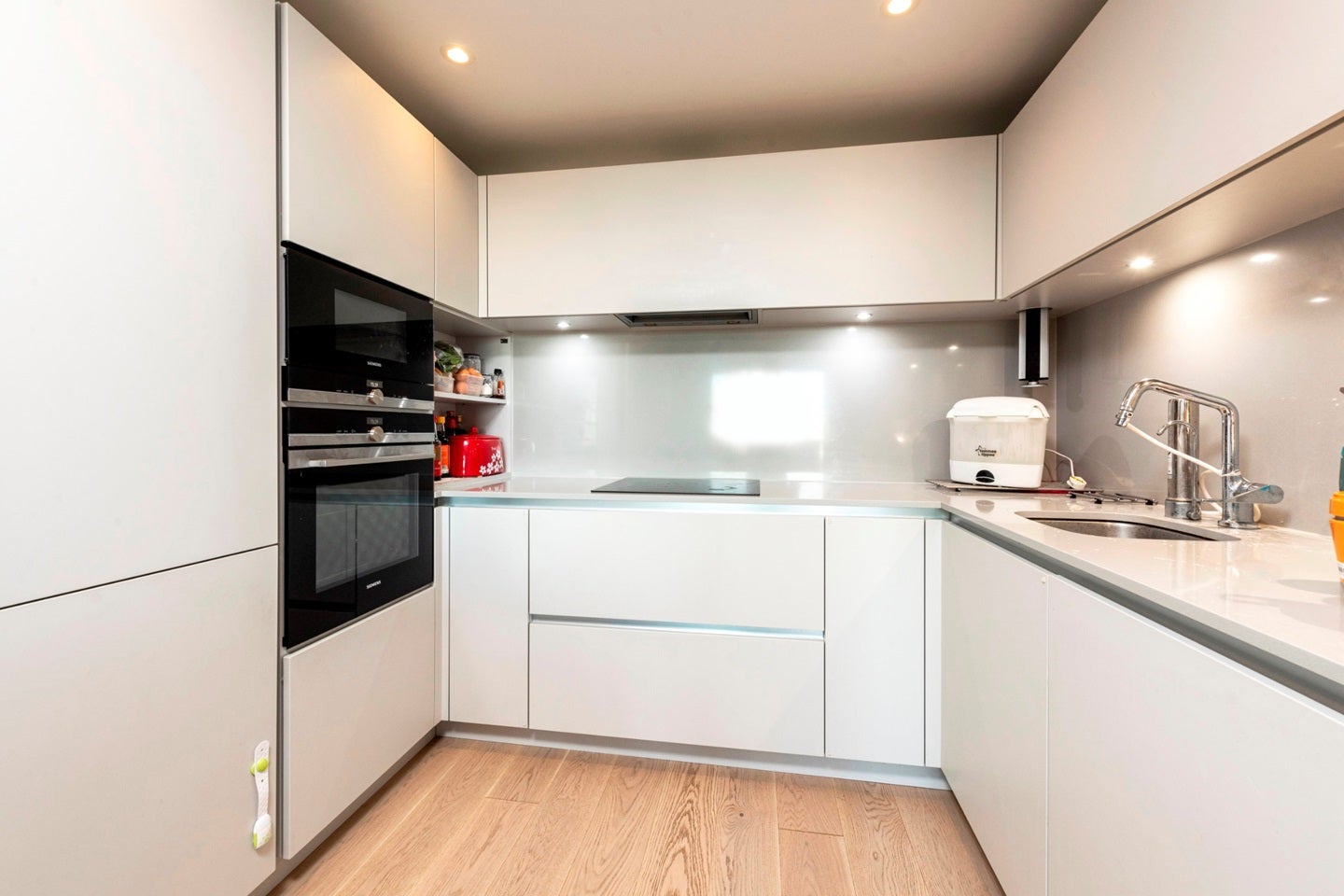 Flat Upper Richmond Road in Greater London