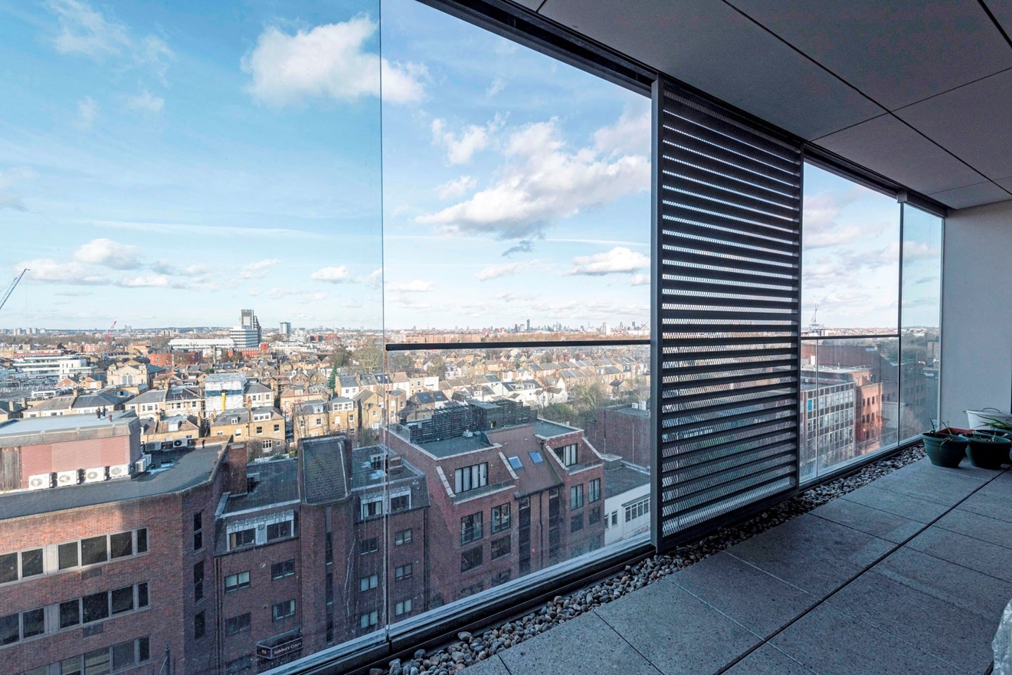 Flat Upper Richmond Road in Greater London