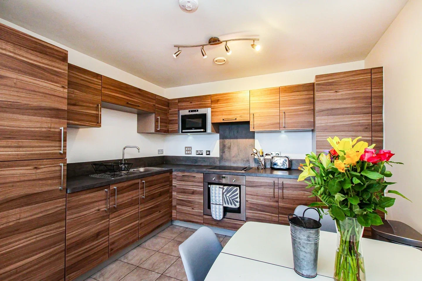 Flat Roseberry Place in Greater London
