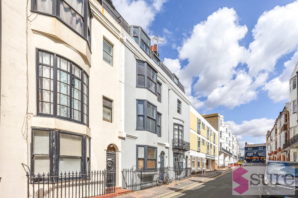 Flat Royal Crescent Mews in Brighton