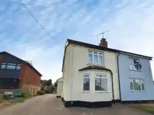 Flat Mountnessing Road in Billericay