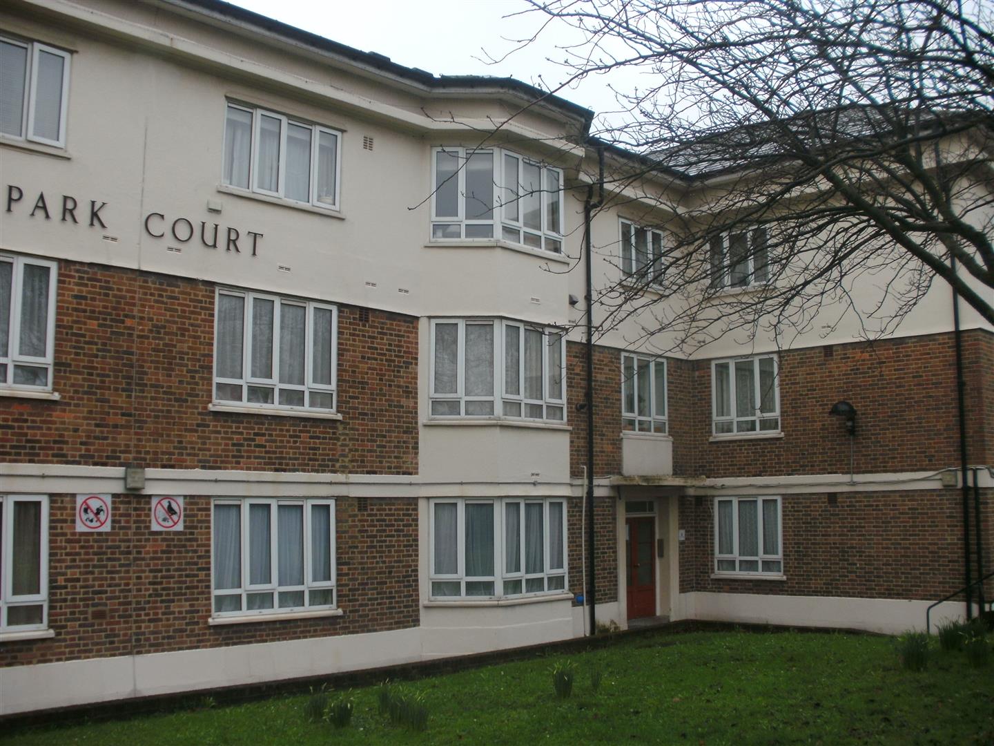 Flat Park Grove in Greater London