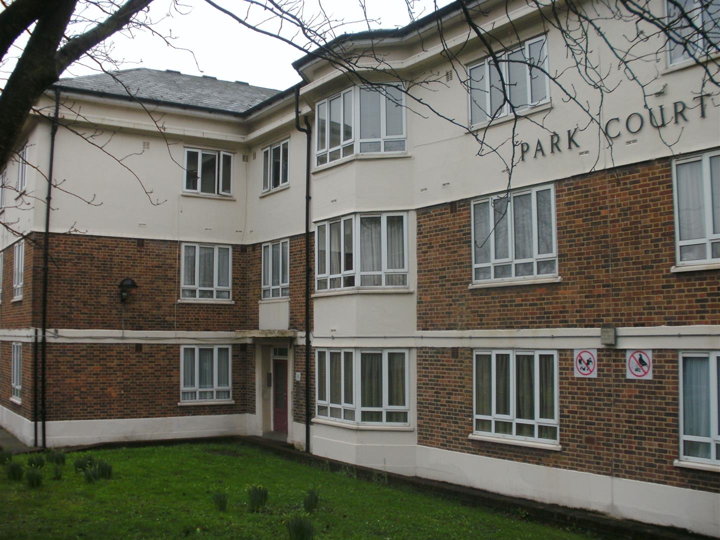 Flat Park Grove in Greater London