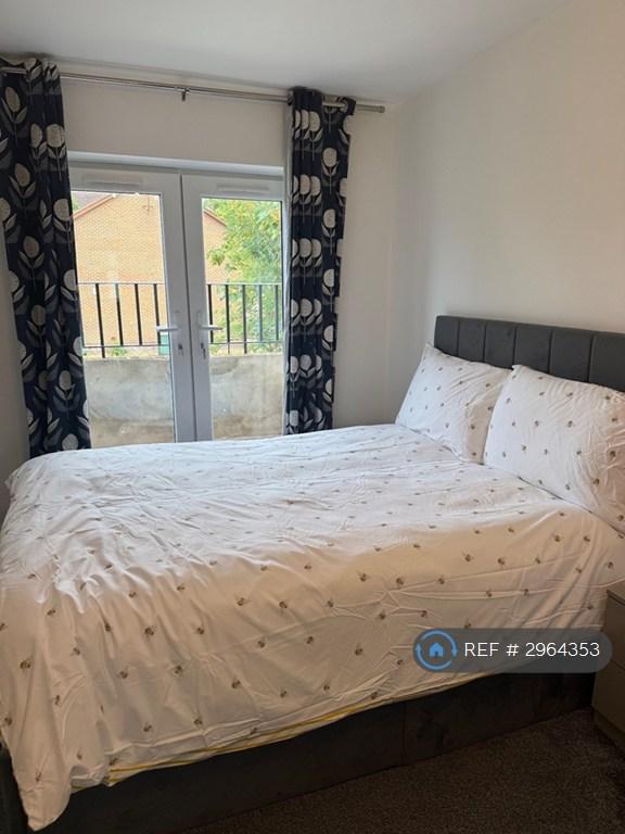 Room Twyford Abbey Road in Greater London