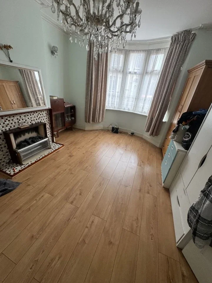 Room Livingstone Road in Gillingham