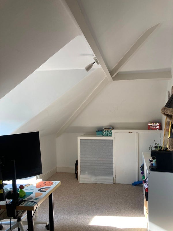 Room Effingham Road in Bristol