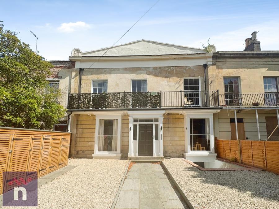 Flat Grosvenor Street in Cheltenham