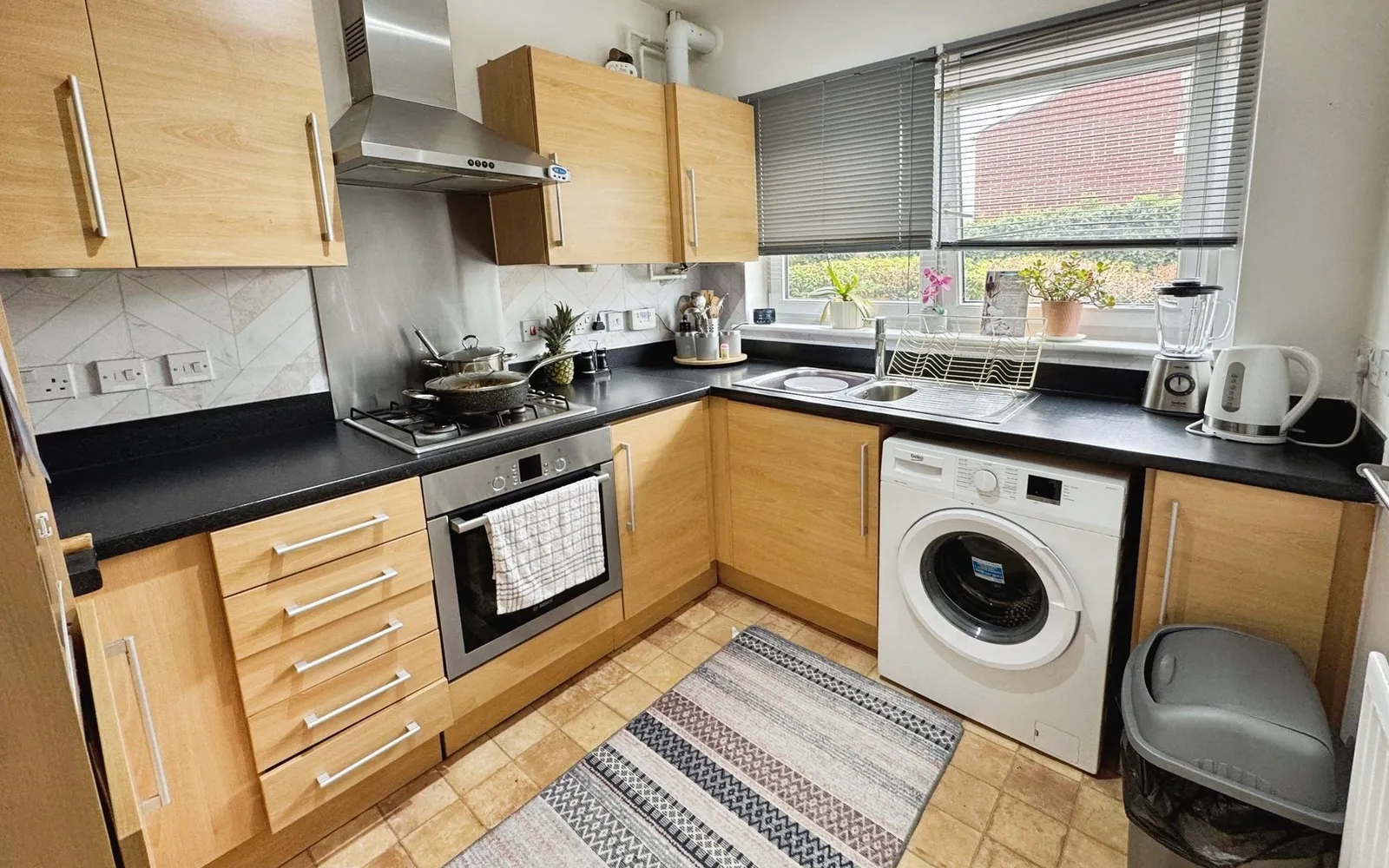 House Cameron Crescent in Greater London