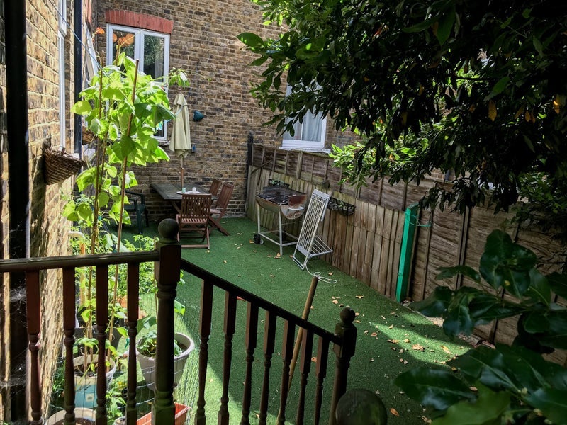 Room Vartry Road in Greater London