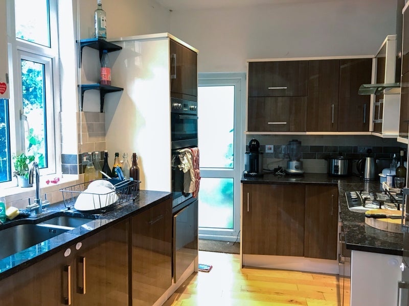 Room Vartry Road in Greater London