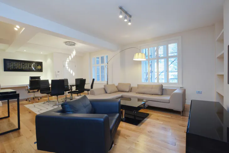 Flat Chesterfield Gardens in City of Westminster