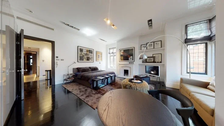 Flat Pont Street Mews in Greater London
