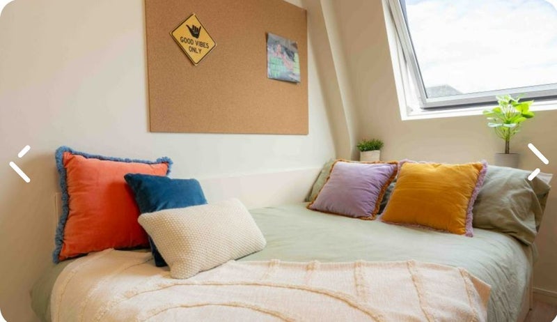 Room Holloway Road in Greater London