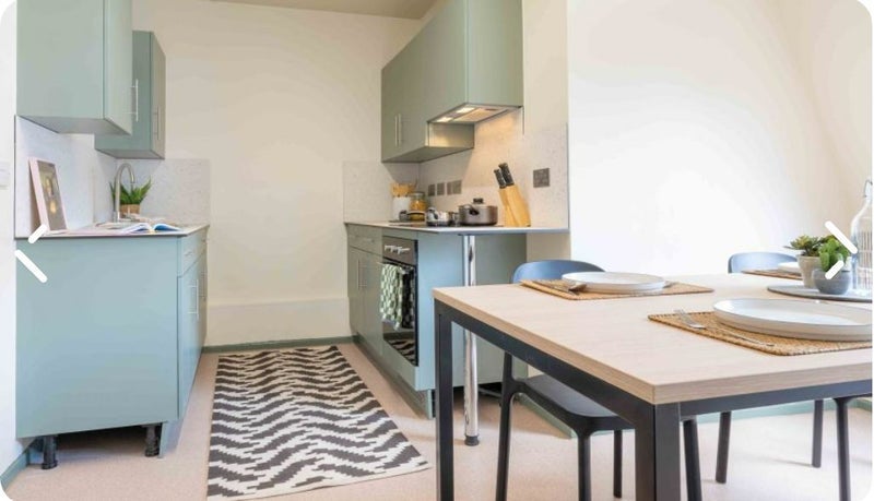Room Holloway Road in Greater London