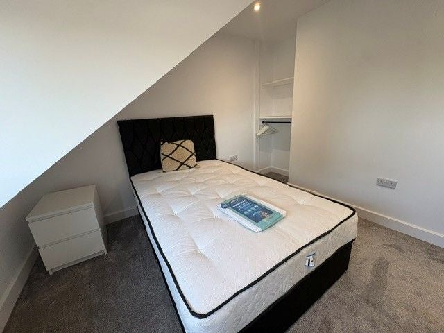 Room Rose Green Road in Bristol