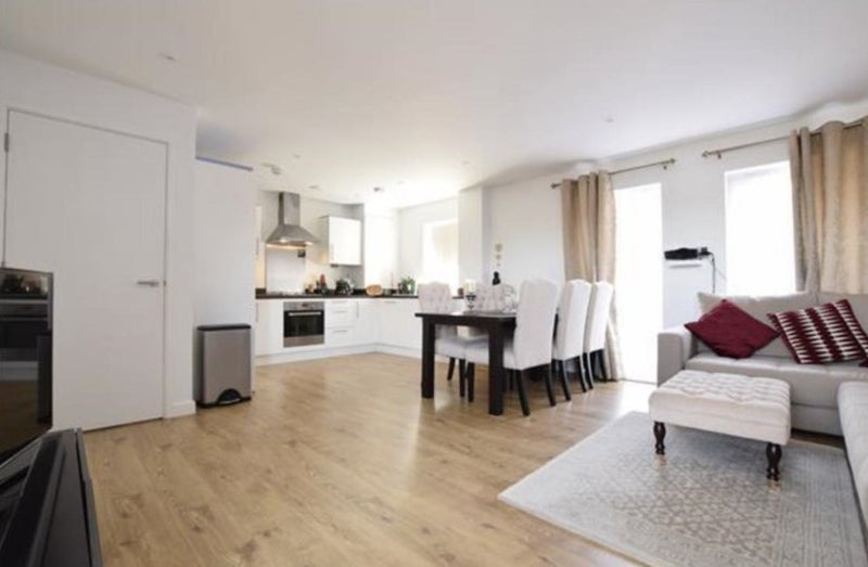 Flat Okemore Gardens in Greater London