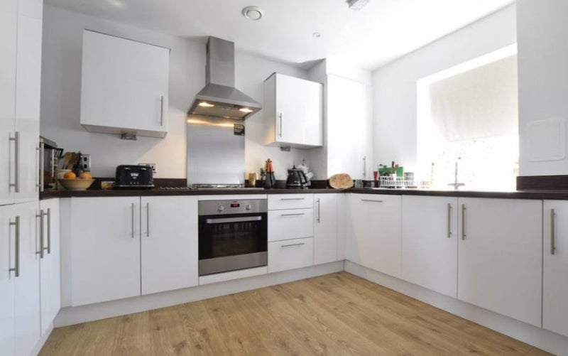 Flat Okemore Gardens in Greater London