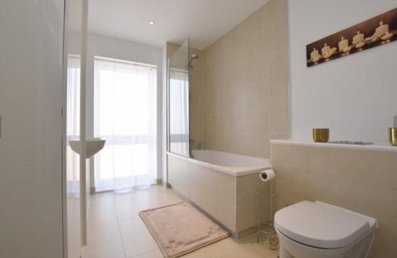 Flat Okemore Gardens in Greater London