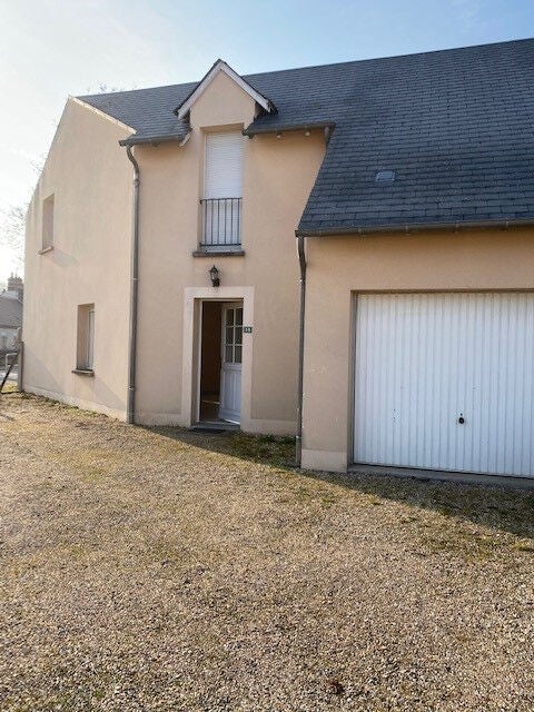 House Route de Rouville in Combreux