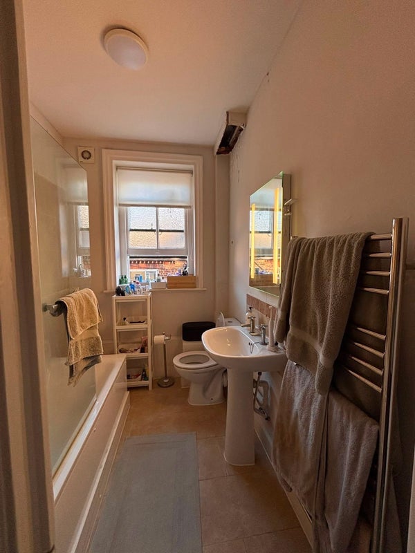 Room Pulton Place in Greater London
