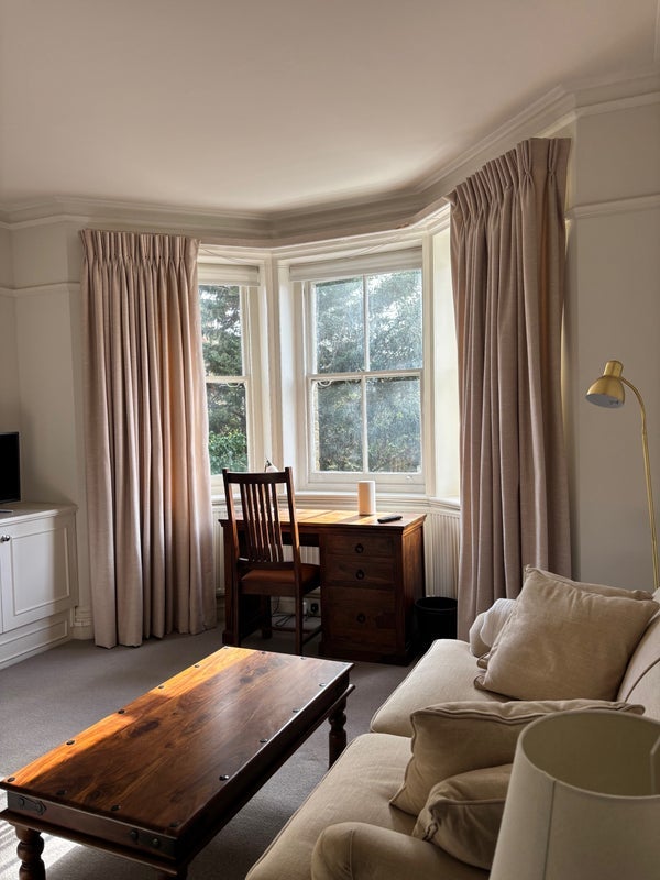 Room Pulton Place in Greater London